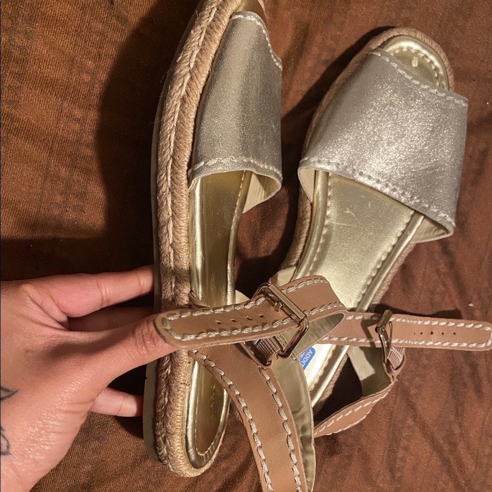 Sandals - Picture 3 of 3